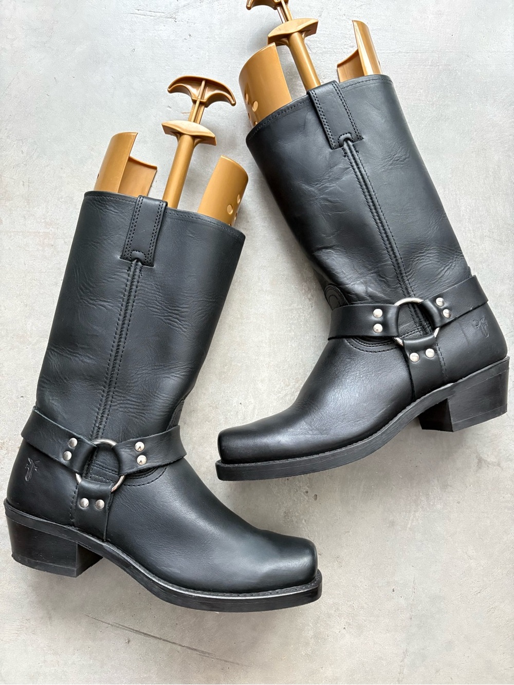 FRYE πΊπΈ12R Harness Boots - Picture 16 of 16